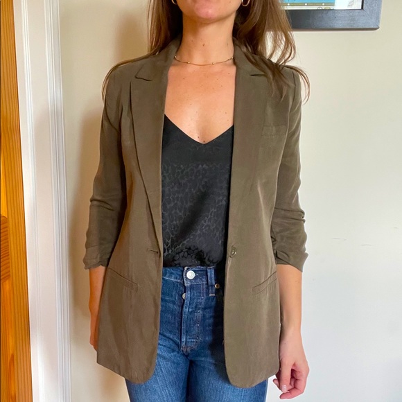 3 Quarter Sleeve Blazer - Picture 4 of 9